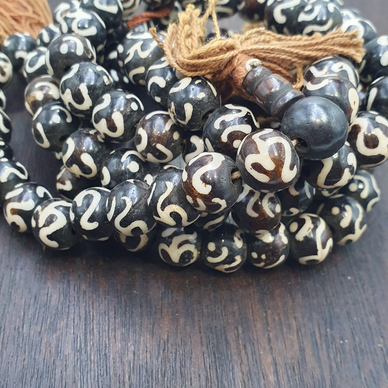 Vintage Himalayan Inscripted Spells on Yak Bone 108 BEADS ROSARY Mala TB-B34