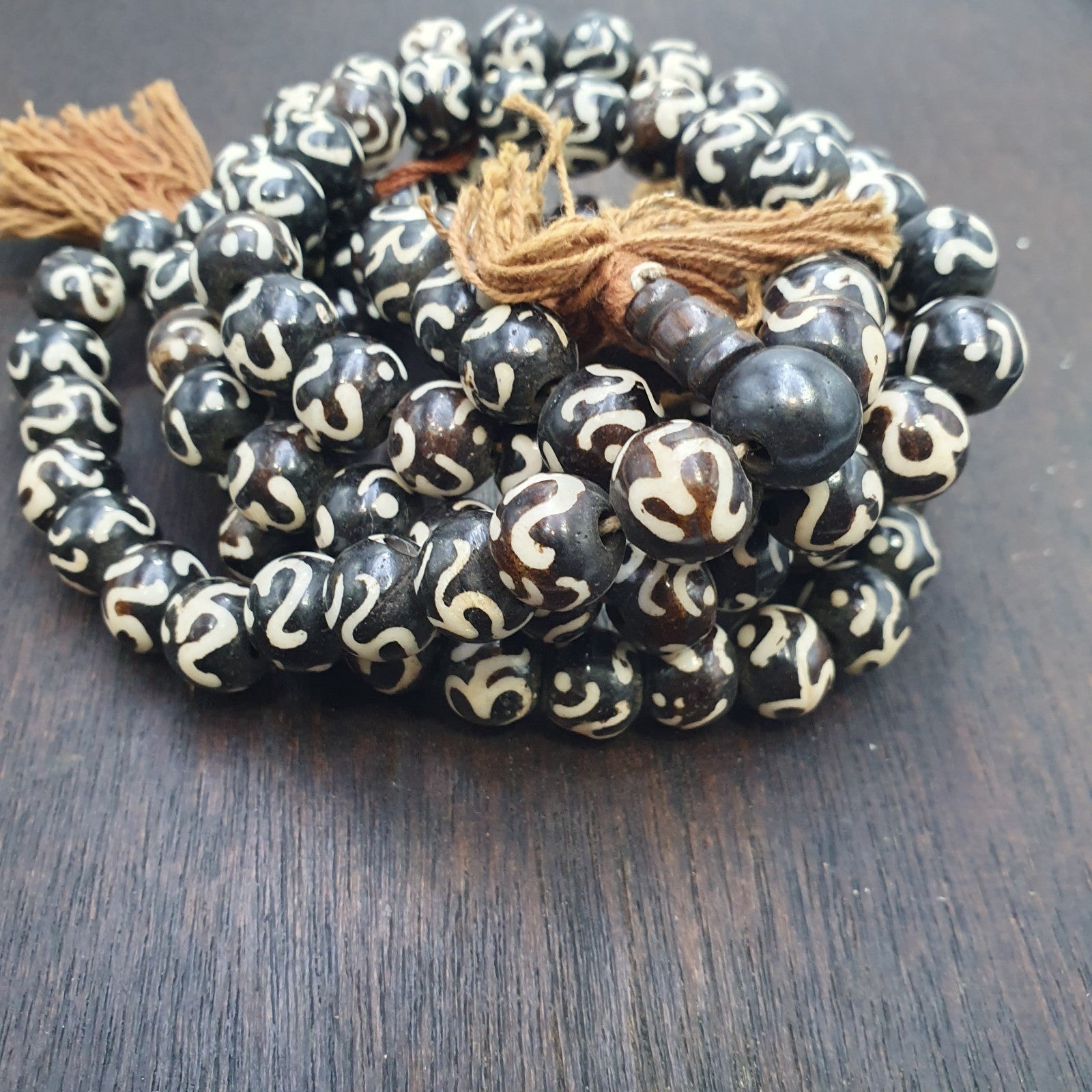 Vintage Himalayan Inscripted Spells on Yak Bone 108 BEADS ROSARY Mala TB-B34