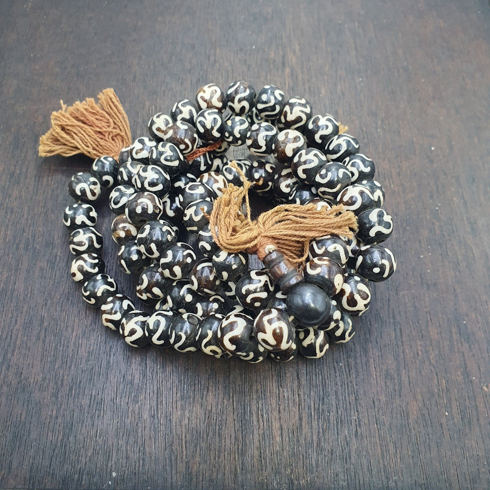 Vintage Himalayan Inscripted Spells on Yak Bone 108 BEADS ROSARY Mala TB-B34