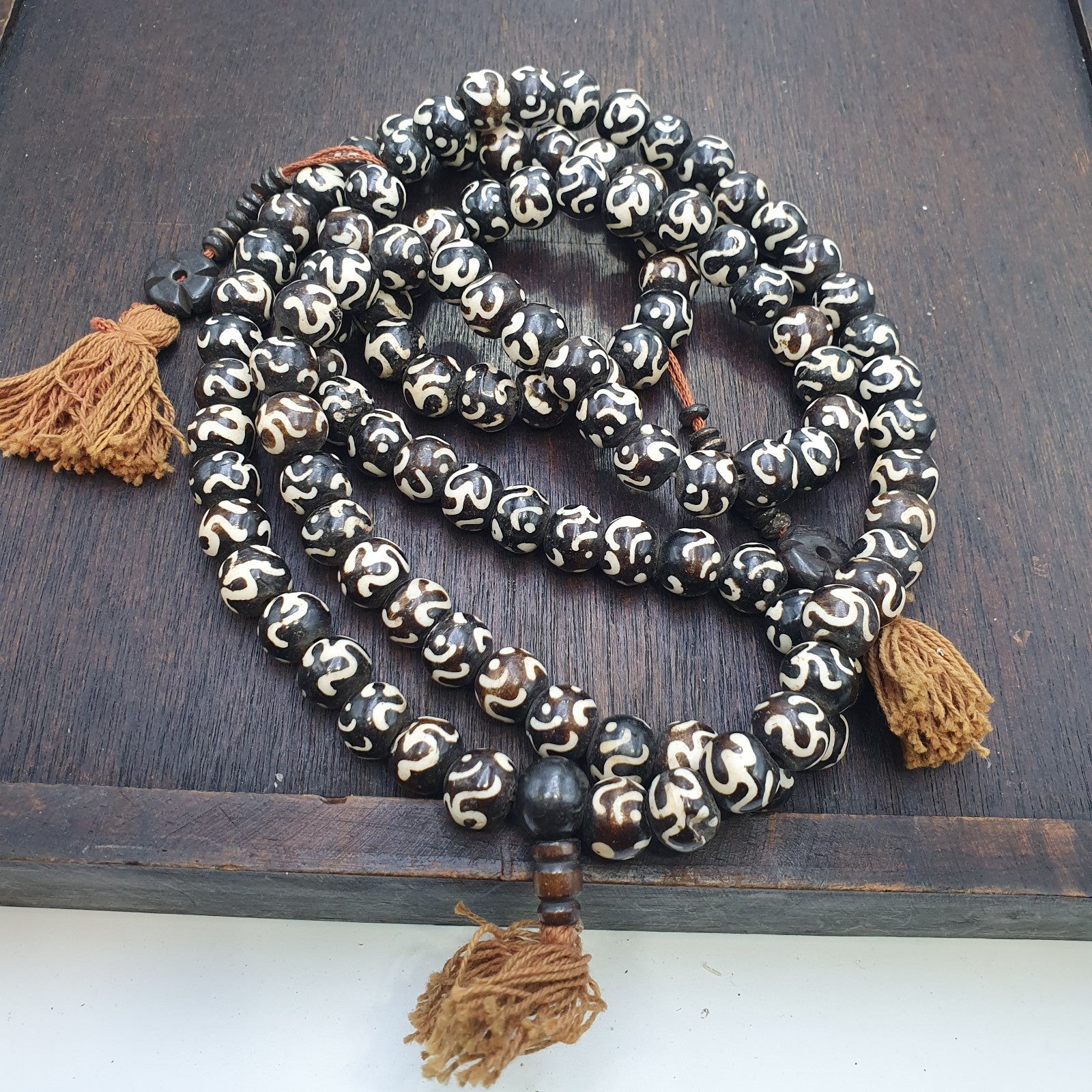 Vintage Himalayan Inscripted Spells on Yak Bone 108 BEADS ROSARY Mala TB-B34