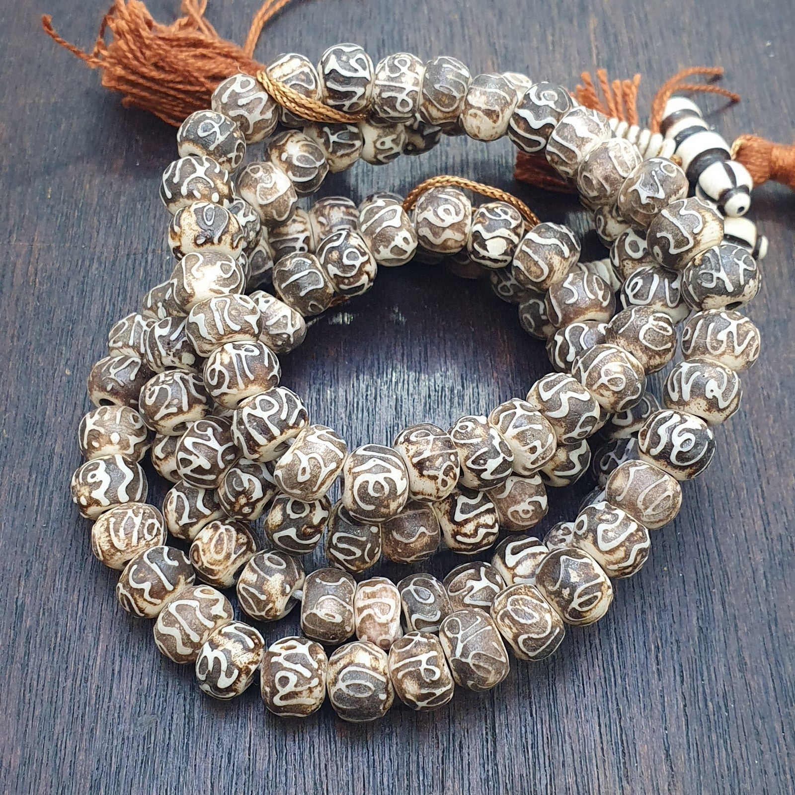 Vintage Himalayan Inscripted Spells on Yak Bone 108 BEADS ROSARY Mala TB-B33