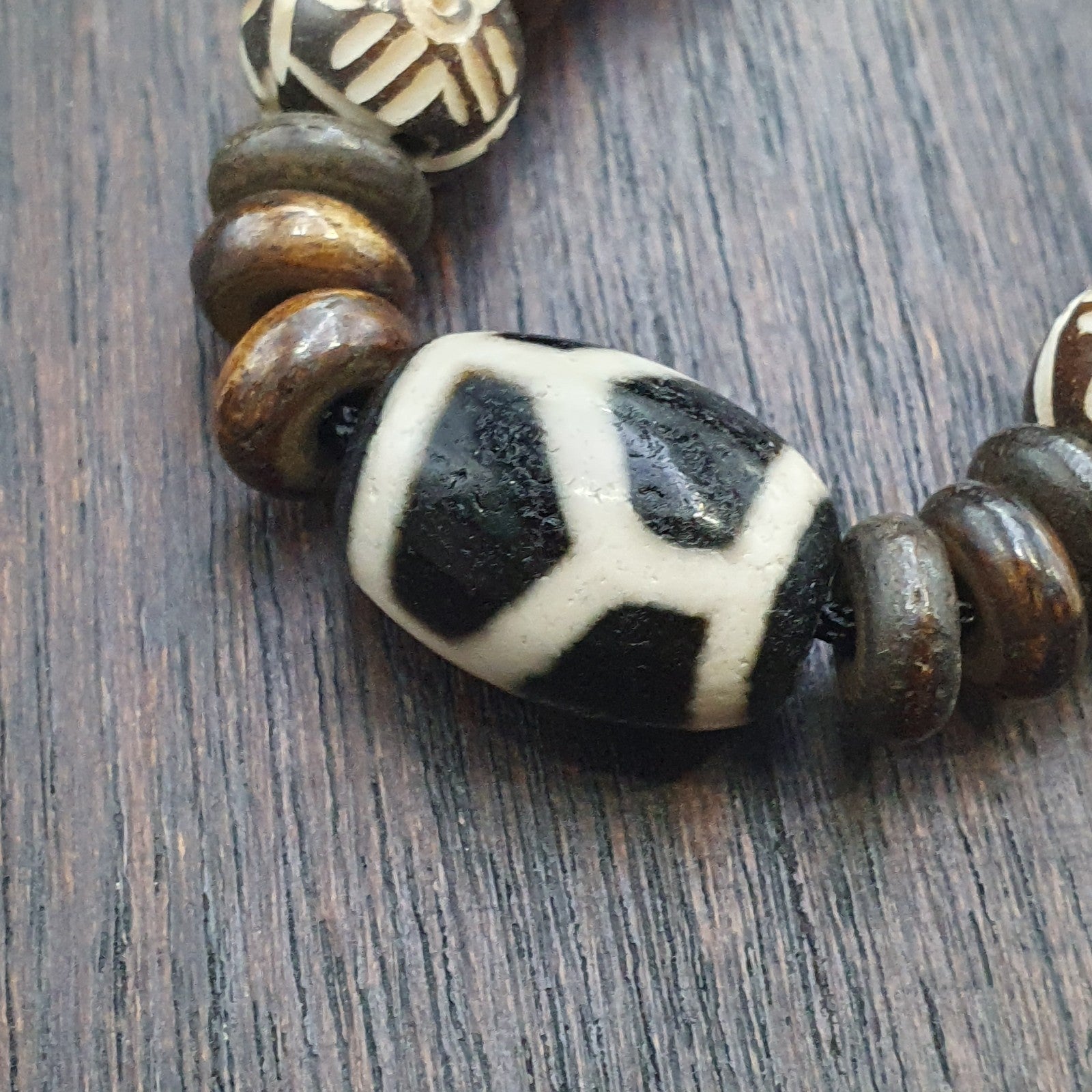 HIMALAYAN Indo Tibetan 5 Dzi Agate beads pumtek carving yak bone beaded necklace