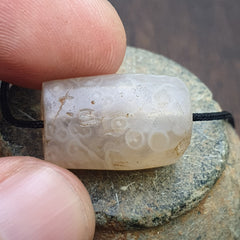 Ancient Blood Spots Rare Eyes pattern Yemeni African agate bead 2000+ years old