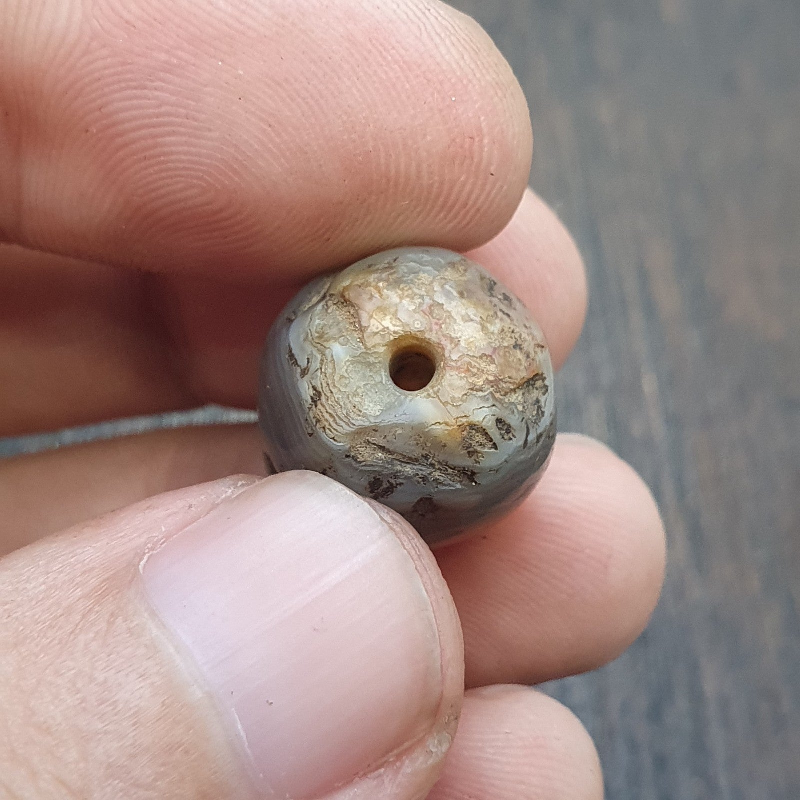 Ancient Middle eastern Yemeni African agate bead 1000+ years old