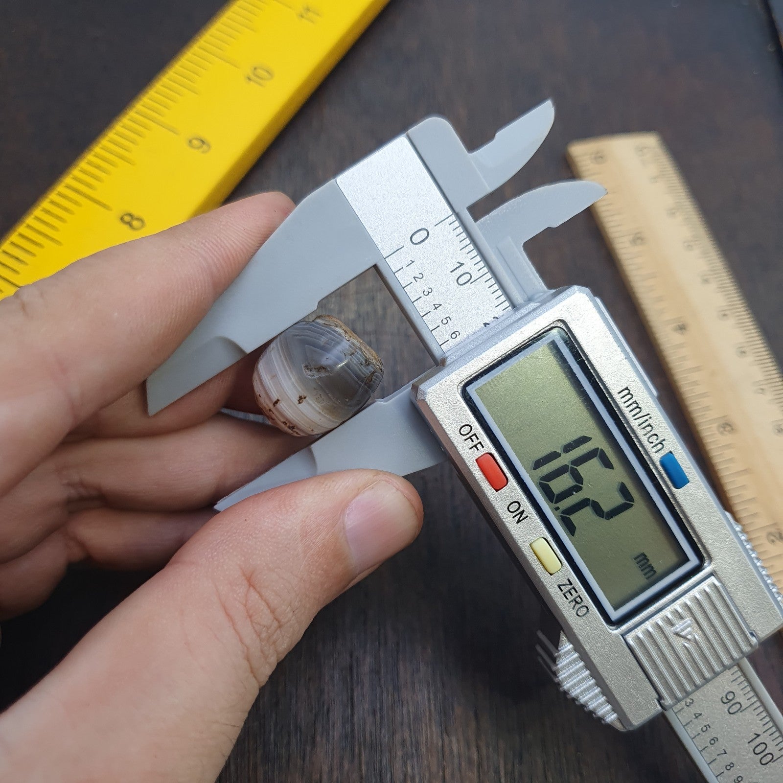 Ancient Middle eastern Yemeni African agate bead 1000+ years old