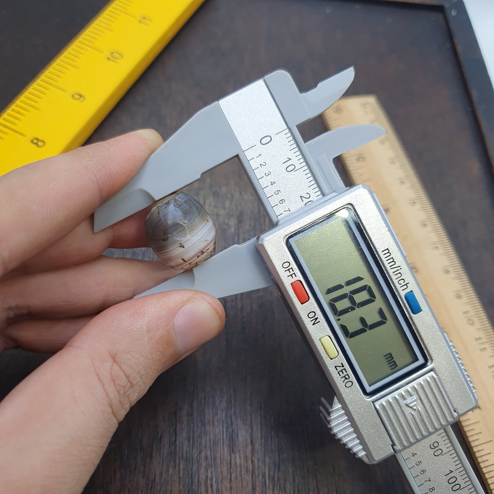 Ancient Middle eastern Yemeni African agate bead 1000+ years old