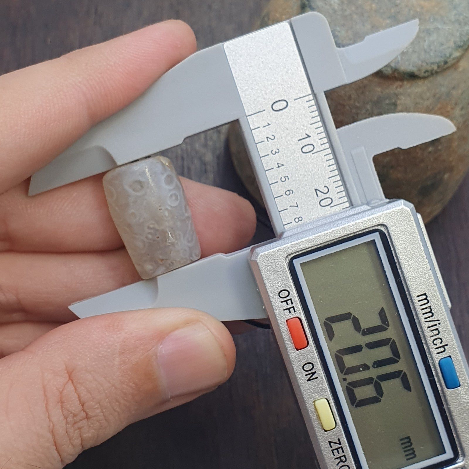 Ancient Blood Spots Rare Eyes pattern Yemeni African agate bead 2000+ years old