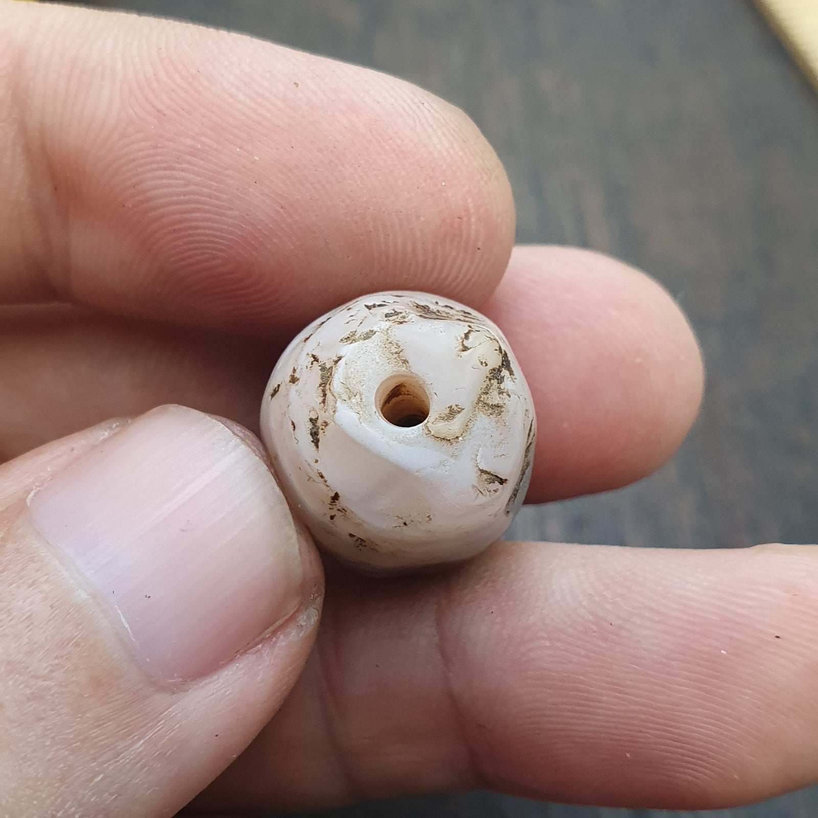 Ancient Middle eastern Yemeni African agate bead 1000+ years old