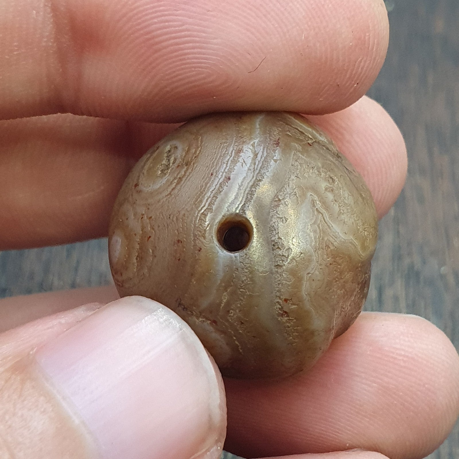 Antique ancient Yemeni Middle eastern Brown red agate stone bead amulet  KHLK 1