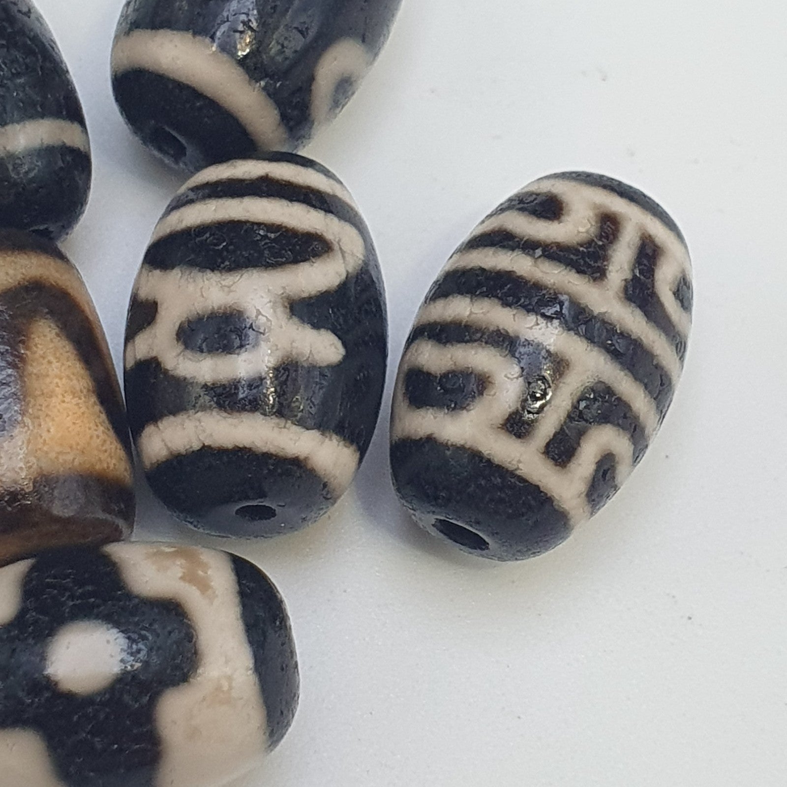 Lot 8 Tibetan dzi bead old amulet Agate Vintage Tibet pendant Necklace