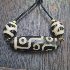 Tibetan tradition 3 agate dzi beads with 9 eyes and waves motifs spiritual mala