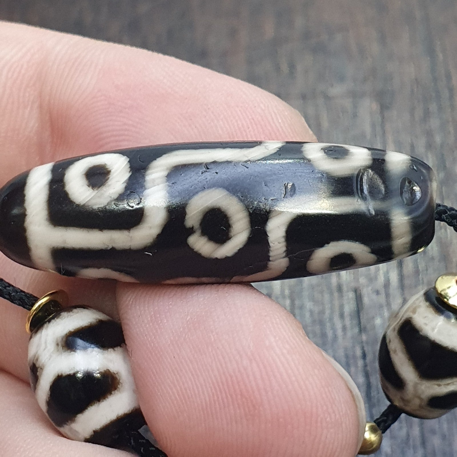 Tibetan tradition 3 agate dzi beads with 9 eyes and waves motifs spiritual mala