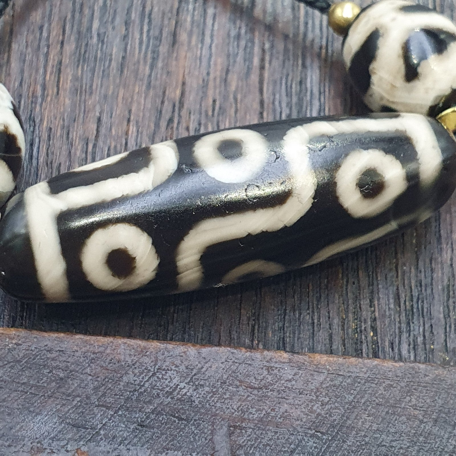 Tibetan tradition 3 agate dzi beads with 9 eyes and waves motifs spiritual mala