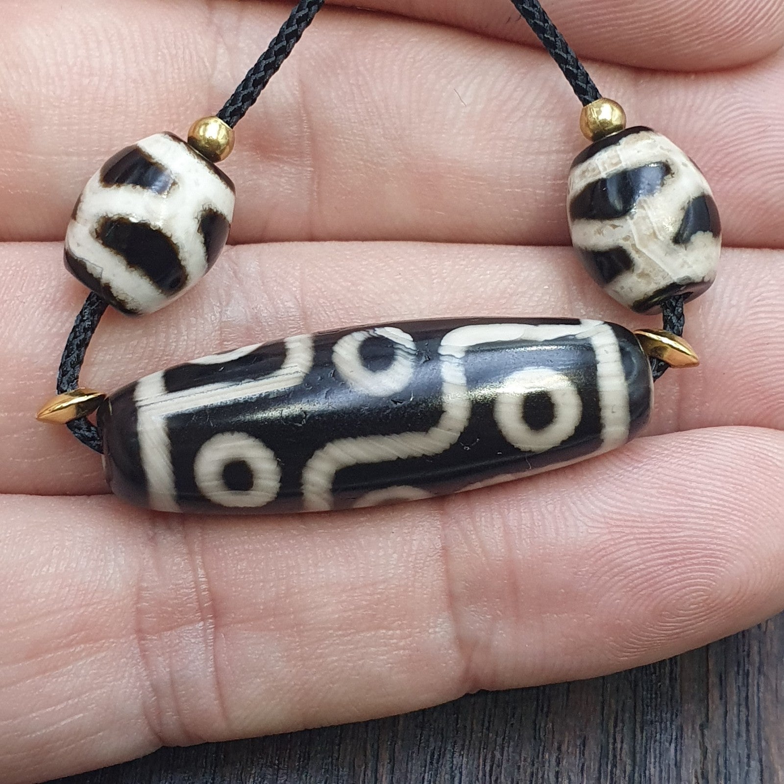 Tibetan tradition 3 agate dzi beads with 9 eyes and waves motifs spiritual mala