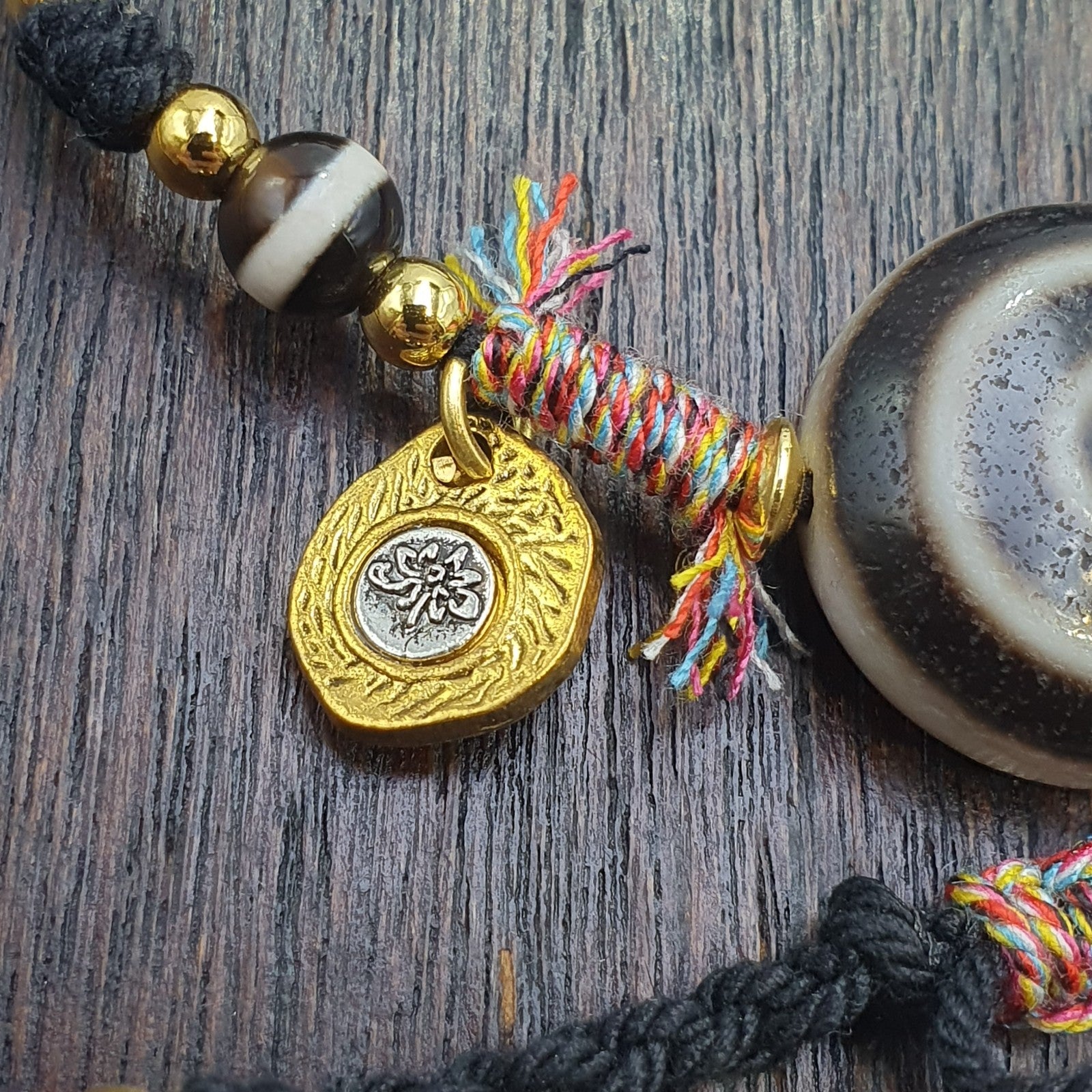 Tibetan tradition agate dzi beads Goat eyes Luk mik motifs spiritual bracelet