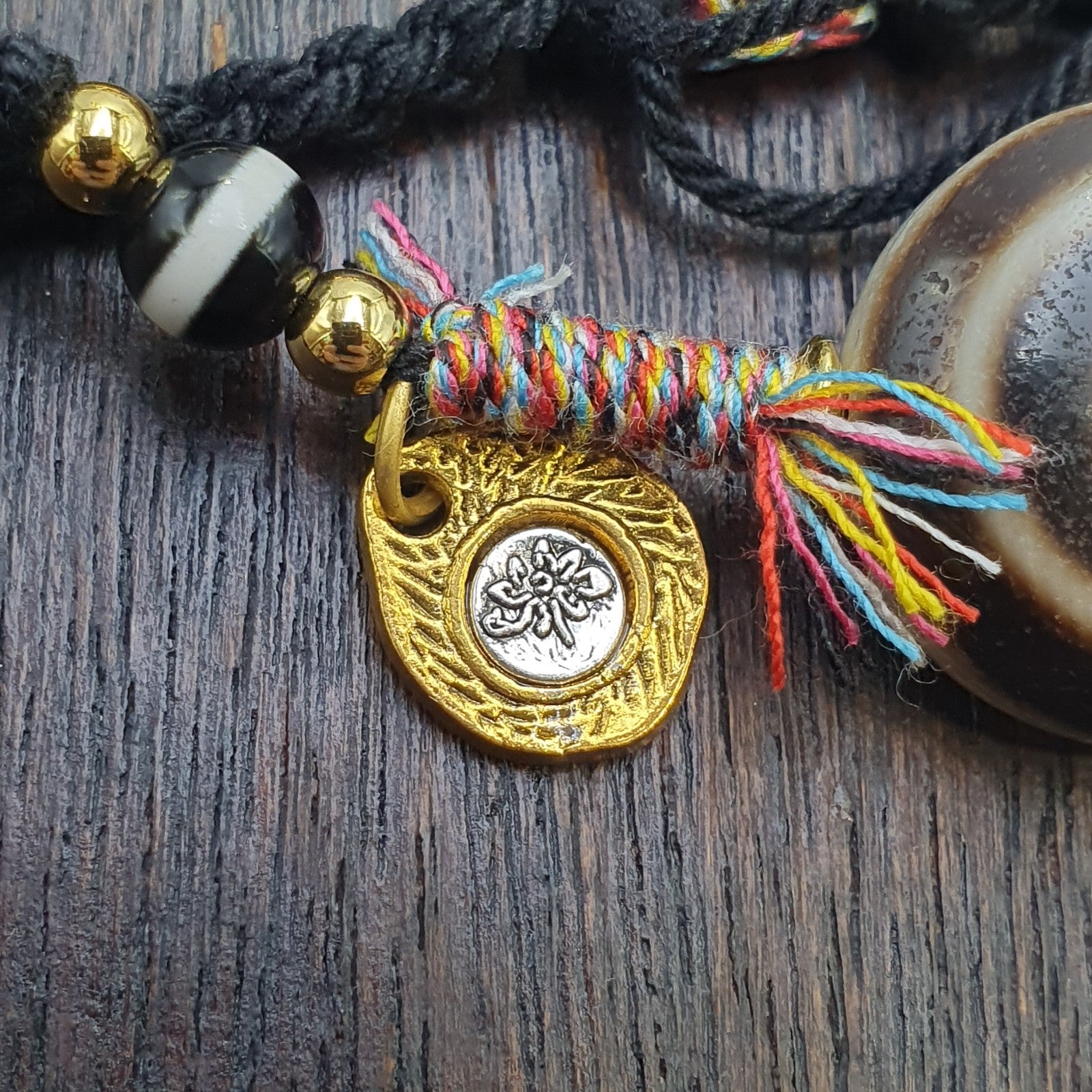 Tibetan tradition agate dzi beads Goat eyes Luk mik motifs spiritual bracelet