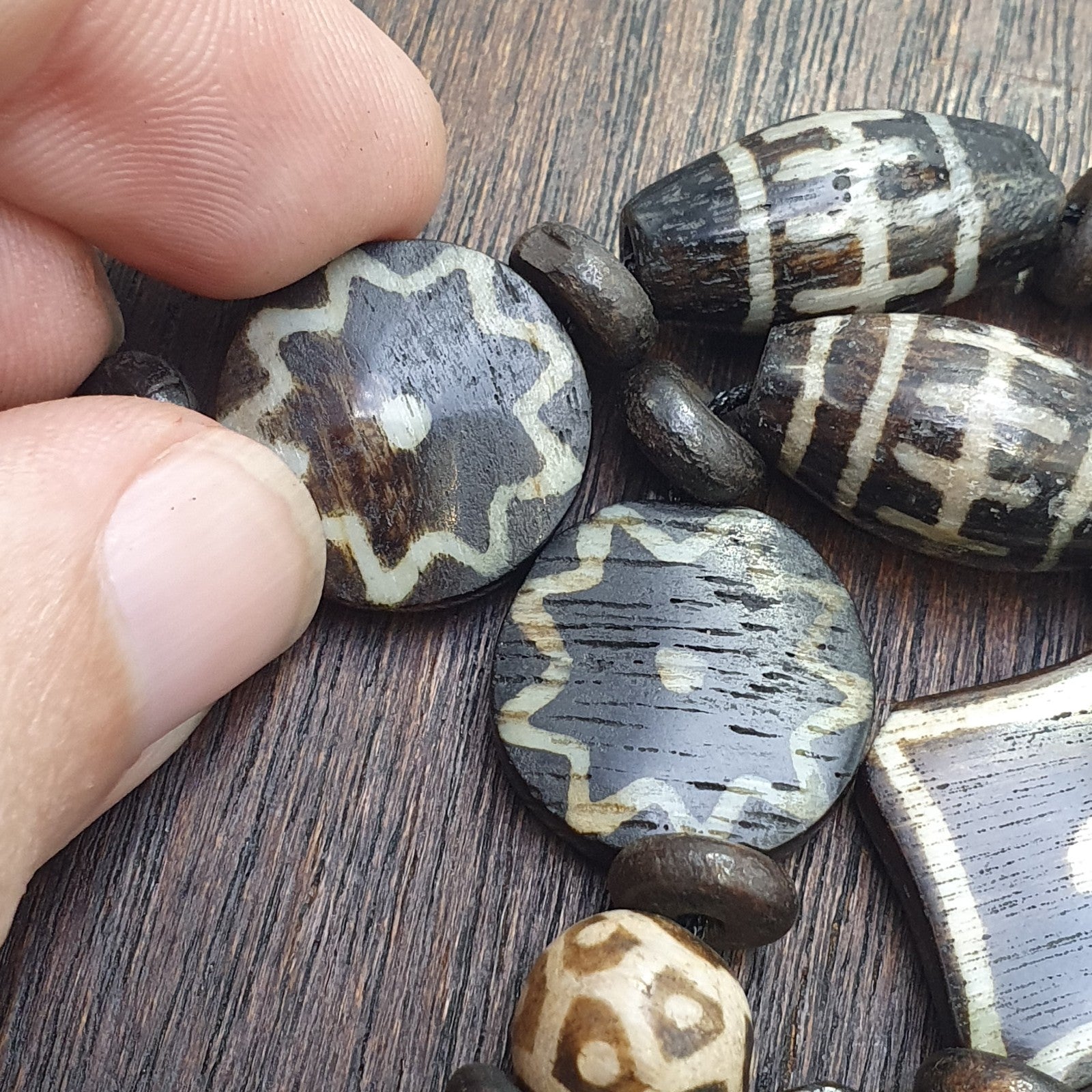 Lot Dzi pattern asian burmese old pumtek petrified wood stone beads Strand