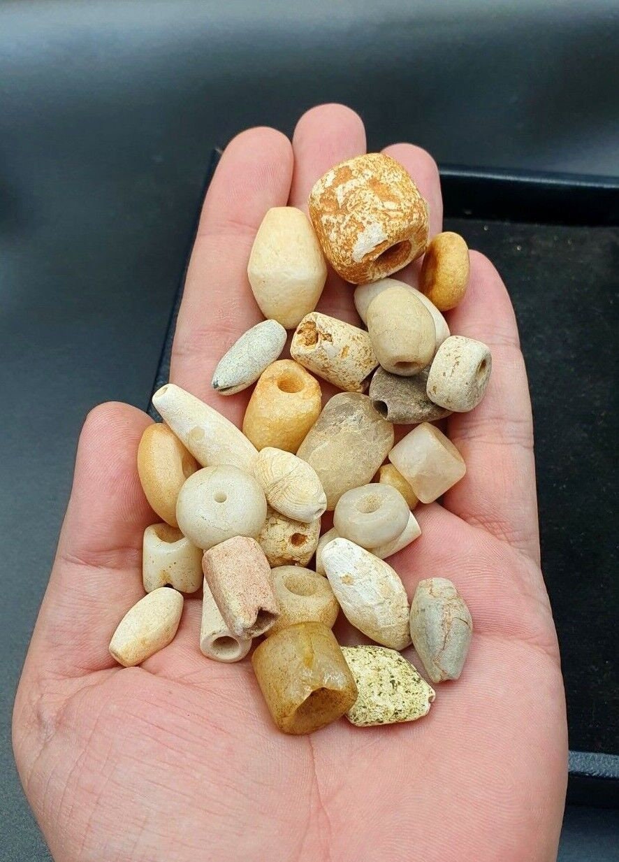 Lot of 30 ancient  agate beads and crystal beads  2500 bc-300 ad,