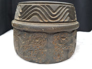 古代雙峰綠泥石黑石花瓶雕刻神秘人物 12 英寸 x 11 英寸