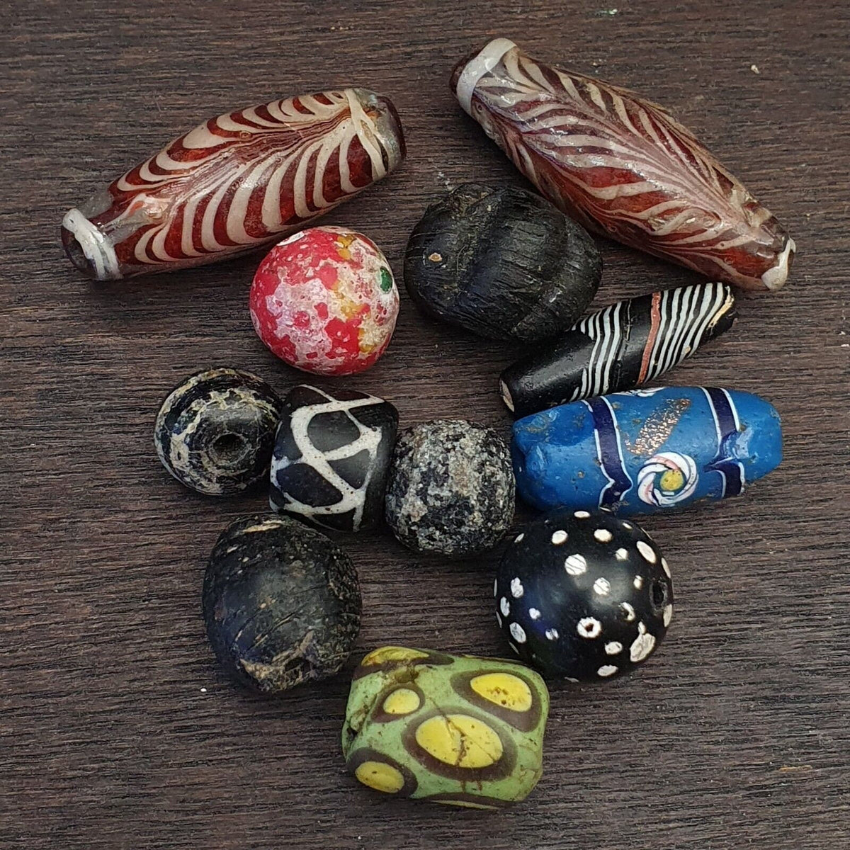 Lot of 12 antique mosaic glass feather dotted glass beadsGift