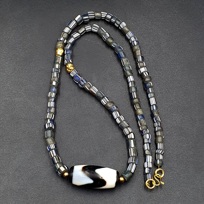 Himalayan Indo Tibetan Beads Zigzag Line Pattern Dzi Amulet Agate Beads Necklace
