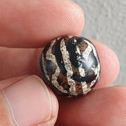 Eta-3 antique tibetan etched agate bead decorated carnelian beads