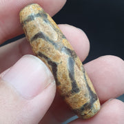 Antique 3 eye agate dzi gzi pendant bead from Tibet – photo 3 of 5