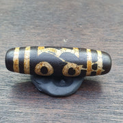 Old indo tibetan agate 3 eyes lines agate stone dzi bead amulet