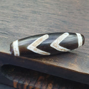 Himalayan Tibetan Dzi Bead Amulet: Rare Pattern Agate