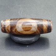 Tibetan rusted eyes agate stone dzi bead amulet bd-25-10