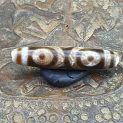 Tibetan 3 eyes in eyes agate stone dzi bead amulet ag-2