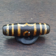 Old indo tibetan agate 3 eyes lines agate stone dzi bead amulet