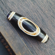 Himalayan Tibetan Dzi Bead Amulet: Rare Pattern Agate