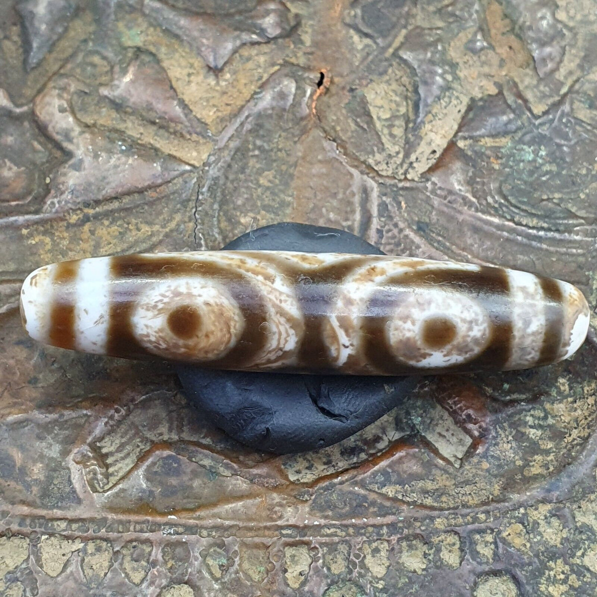 Tibetan 3 eyes in eyes agate stone dzi bead amulet ag-2