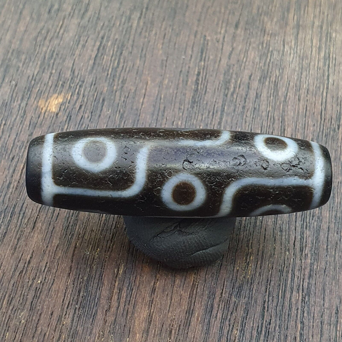 Antique old tibetan very unique 9 eyes agate stone dzi bead amulet