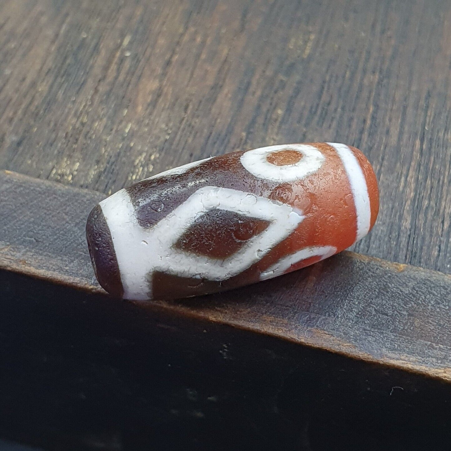 Antique himalayan indo tibetan central asian etched agate bead agt-6