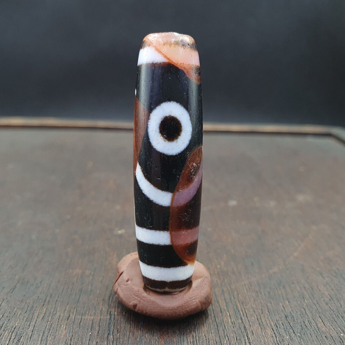 Antique tibetan old rusted agate dzi bead " 2 eyes " amulet pendant e-22