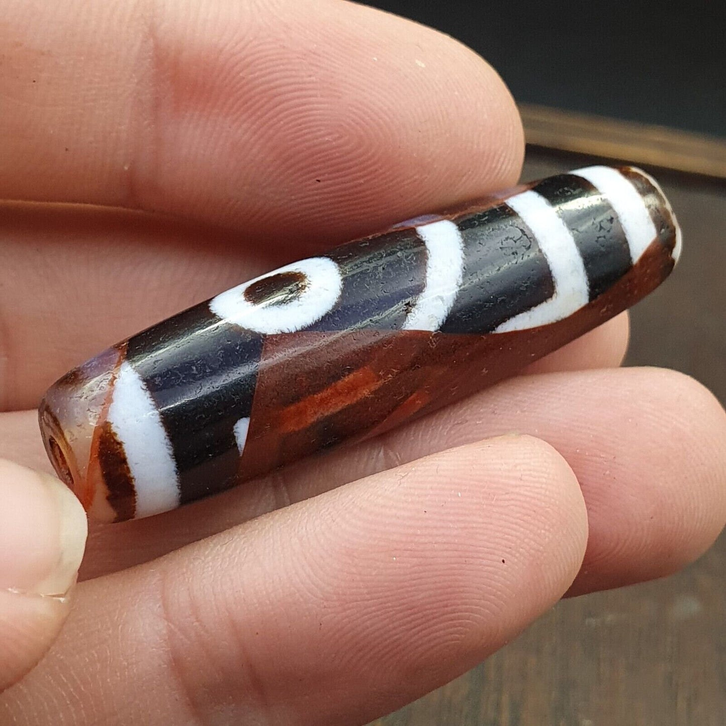 Antique tibetan old rusted agate dzi bead " 2 eyes " amulet pendant e-22