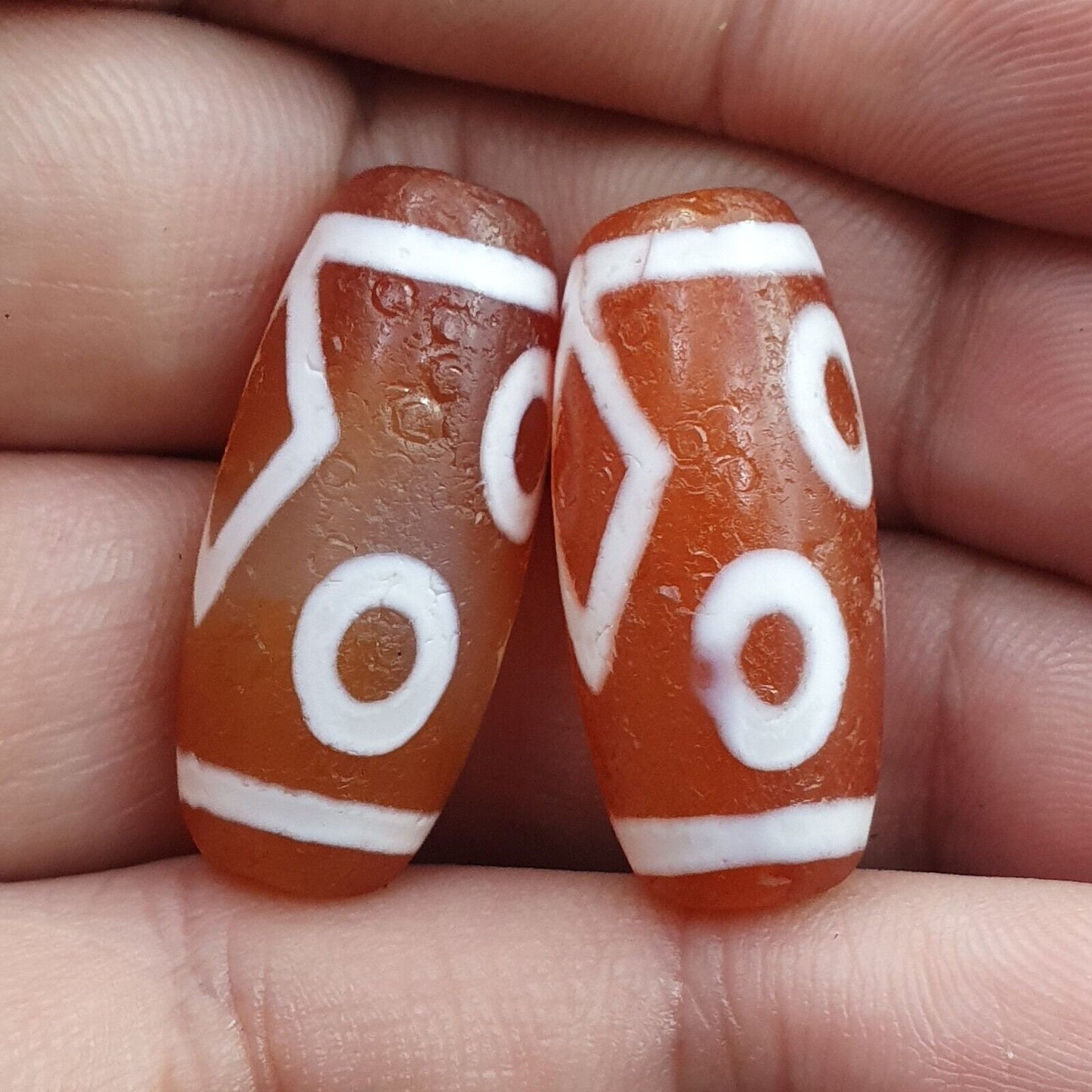 Lot 2 antique himalayan indo tibetan central asian etched agate bead agt-4