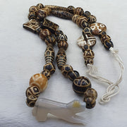 Agate animal figurine pendent with south asian old pumtek pyu beads necklace