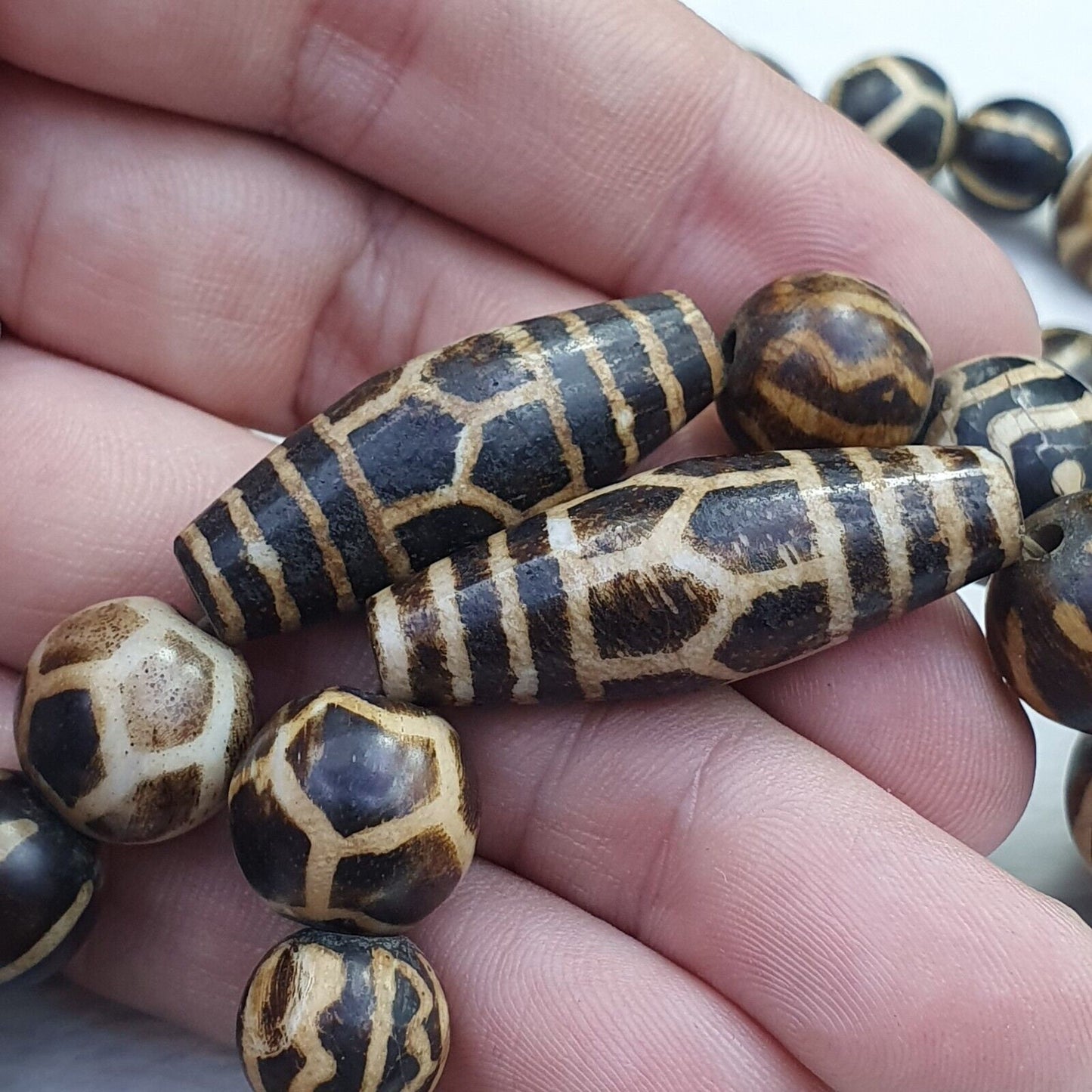 Agate animal figurine pendent with south asian old pumtek pyu beads necklace