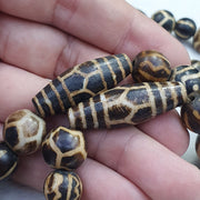 Agate animal figurine pendent with south asian old pumtek pyu beads necklace