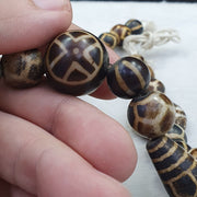 Agate animal figurine pendent with south asian old pumtek pyu beads necklace
