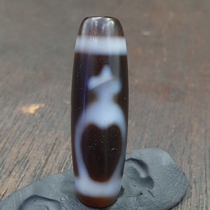 Vintage agate himalaya tibetan double tasso dzi bead amulet