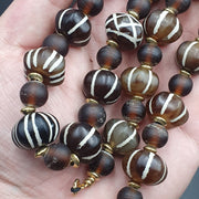 Himalayan tibetan etched agate beads decorated beaded necklace