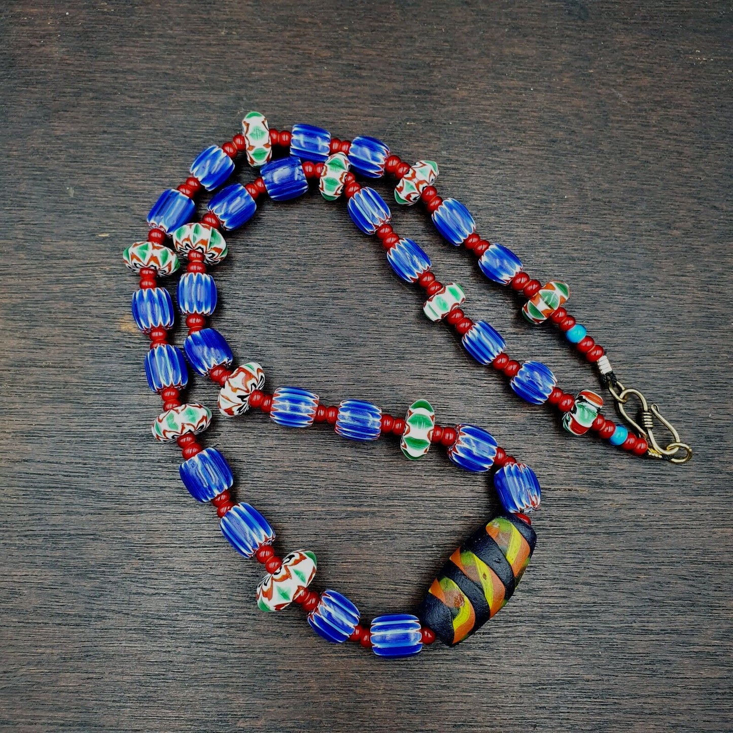 Vintage white heart venetian style blue chevron glass beads necklace n9-10Gift