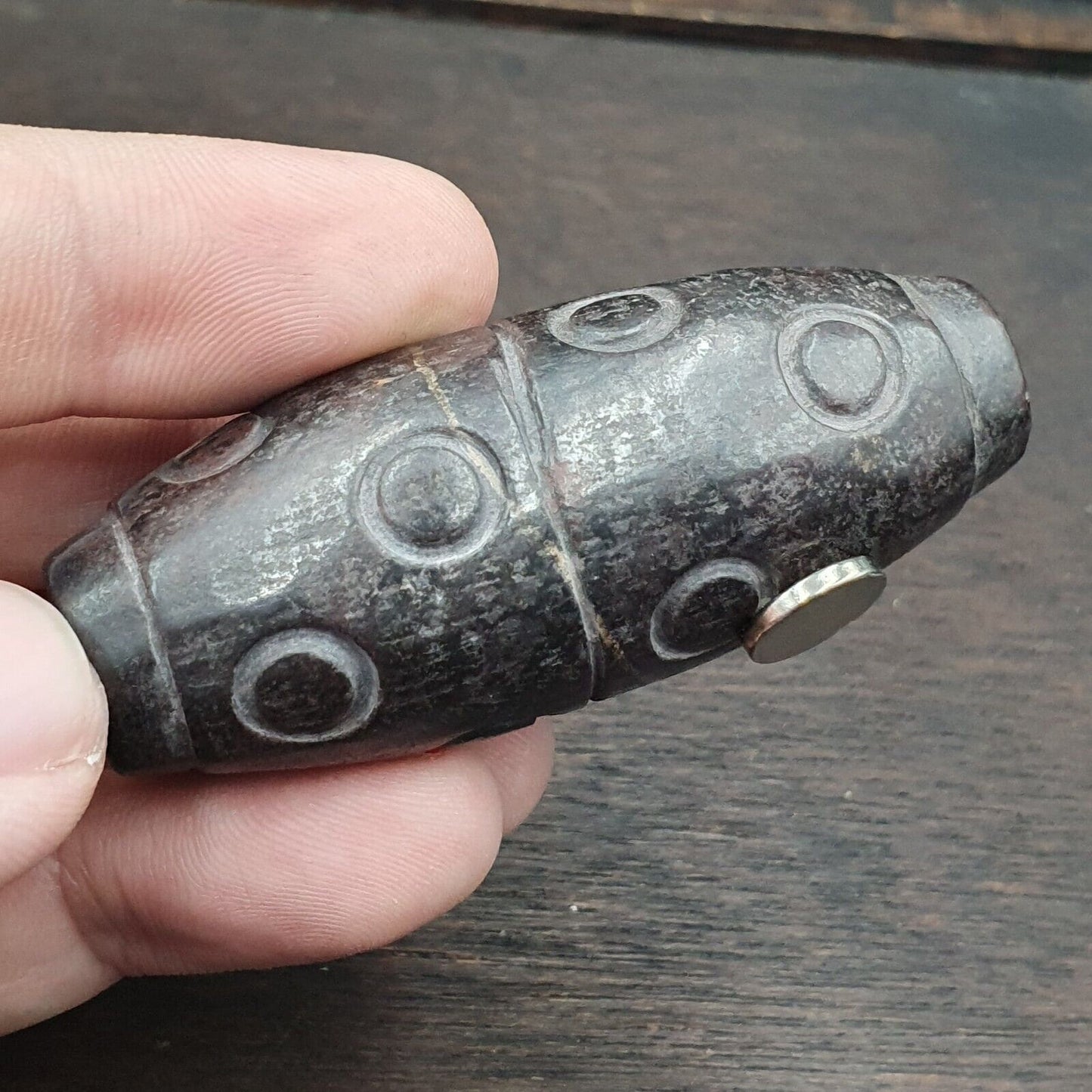 Antique black magnetic stone mysterious animal carving stone bead amulet mg-9-5