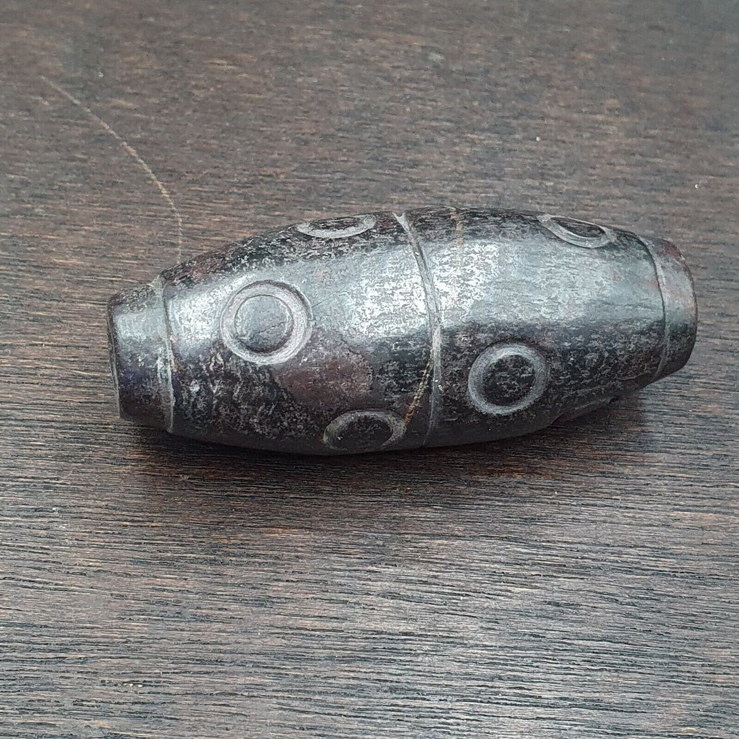 Antique black magnetic stone mysterious animal carving stone bead amulet mg-9-5