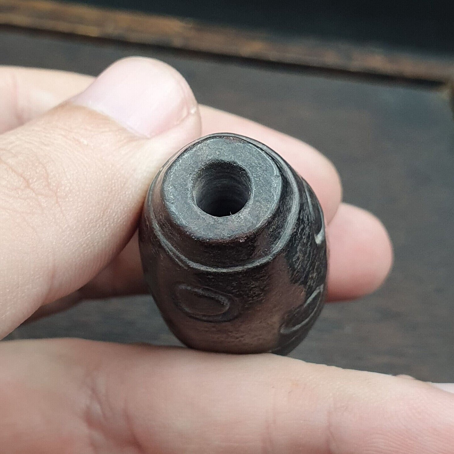 Antique black magnetic stone mysterious animal carving stone bead amulet mg-9-5