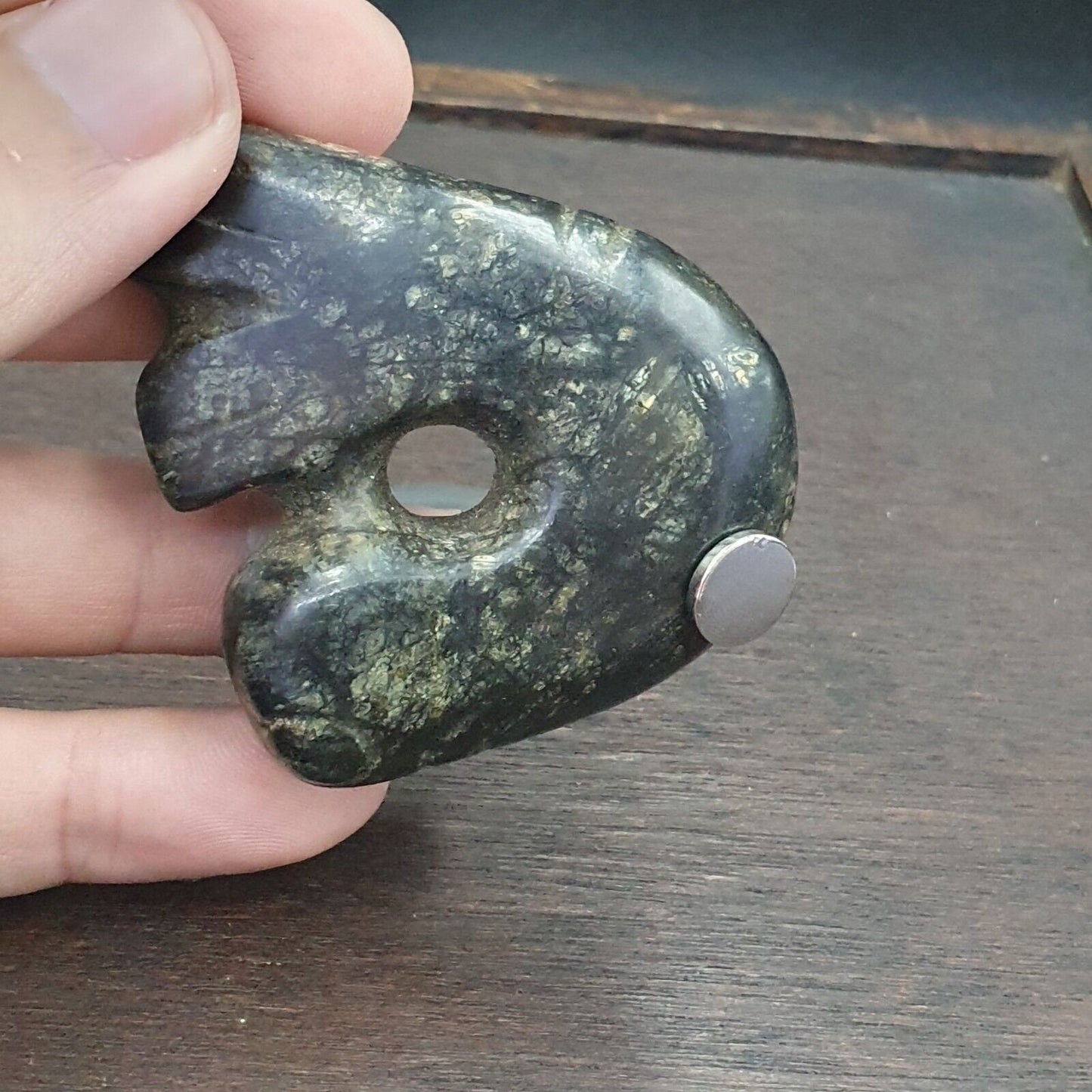 Antique black magnetic stone mysterious animal carving stone bead amulet mg-9-6